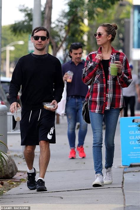 Tobey Maguire and his girlfriend Tatiana Dieteman take a stroll to 